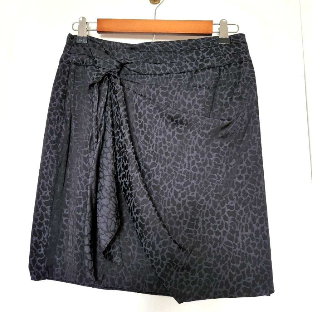 GUESS Gray Animal print Skirt